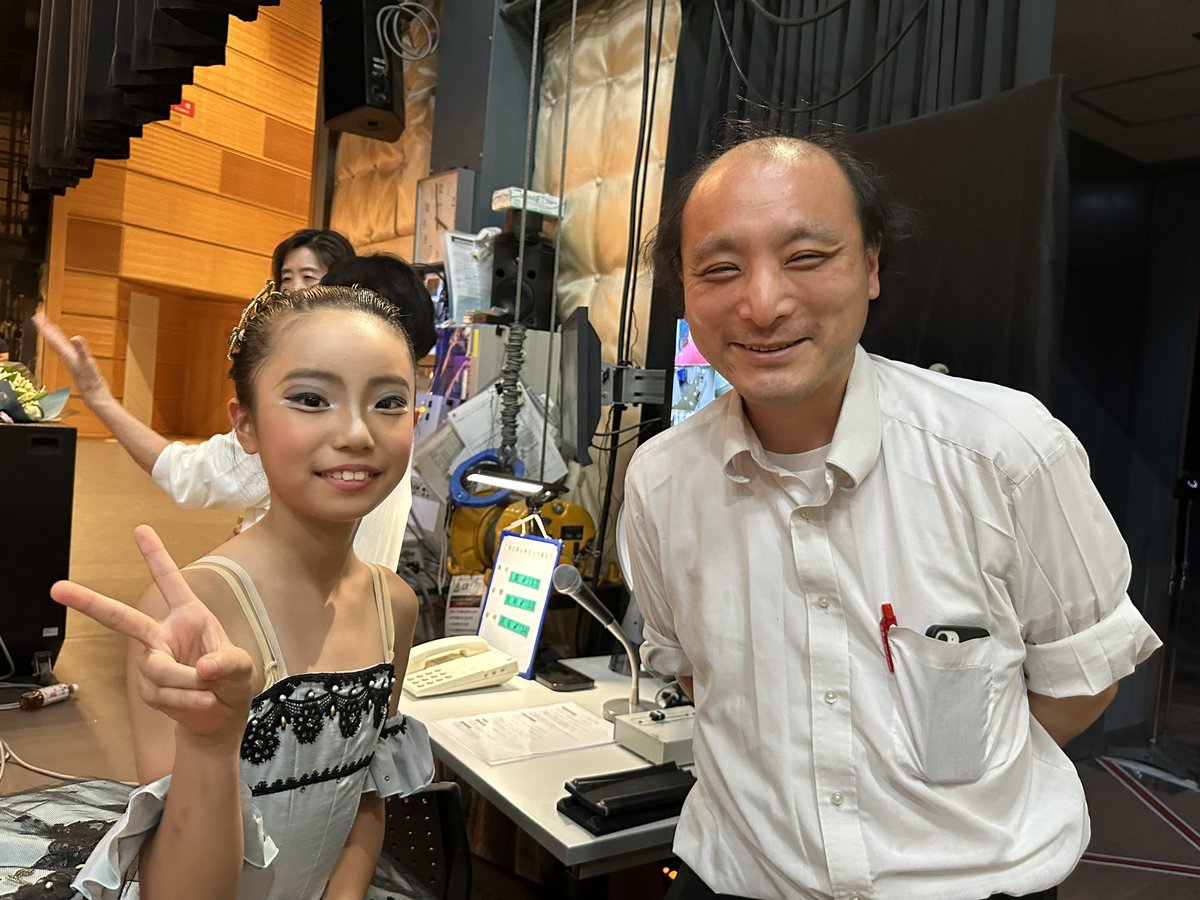 chanMoMo0303's tweet photo. バレエの発表会でした☻
2年に1回なので桃は3回目。
今年は初めてトゥシューズでヴァリエーションを踊らせてもらえました。
夏休みになってから2回のリハと昨日の会場でのリハ。たくさん練習してきました。
すごく楽しい発表会になりました！
いつもお世話になっているK村さんが音響さんだったよー。 https://t.co/ugyPhlSmNw