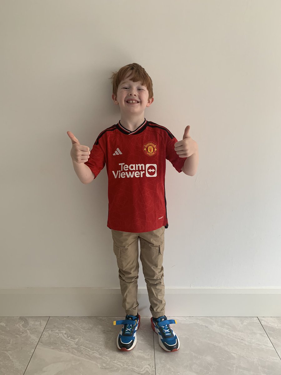 stukeegan's tweet photo. @ManUtd suited, booted, and ready for a win!! https://t.co/U84frRt85S