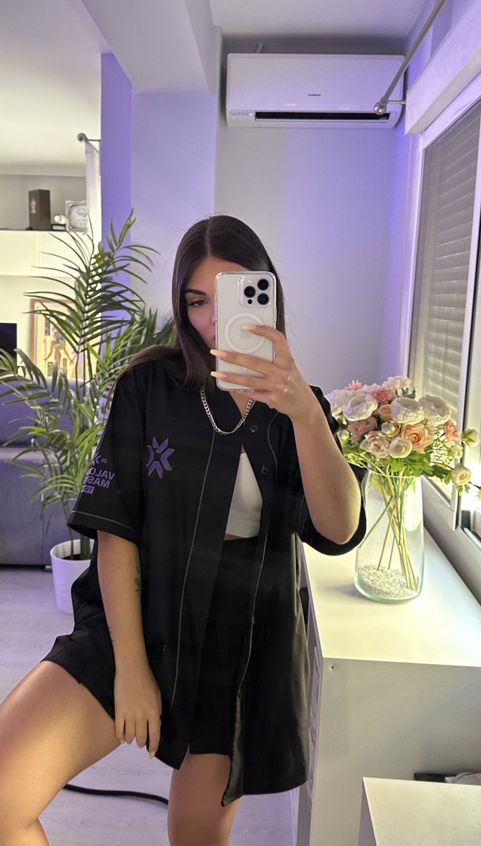 ESTAMOS ON 🖤

RANKEDS + CHAMPIONS 🤙🏼💕