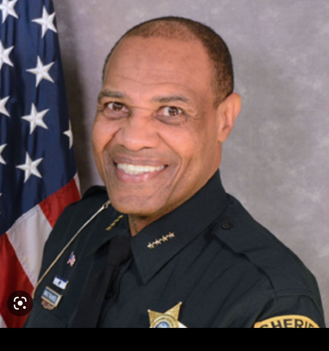 kingdroyalty1's tweet photo. @POTUS #weneedhelp #SuicideSquad #SuicideSheriff #Suicidel #suicidelSheriffdepartment #gonemad #Tallahassee #Florida #TallahasseeFlorida #Killers #Abuseofpower #nasaHazematsuit #PENTAGON #FBIknows #fbi #government #cia #usacustoms #embassy #EmbassyMedia #now #Streaming #LiveStream https://t.co/QHdnMIcCE4