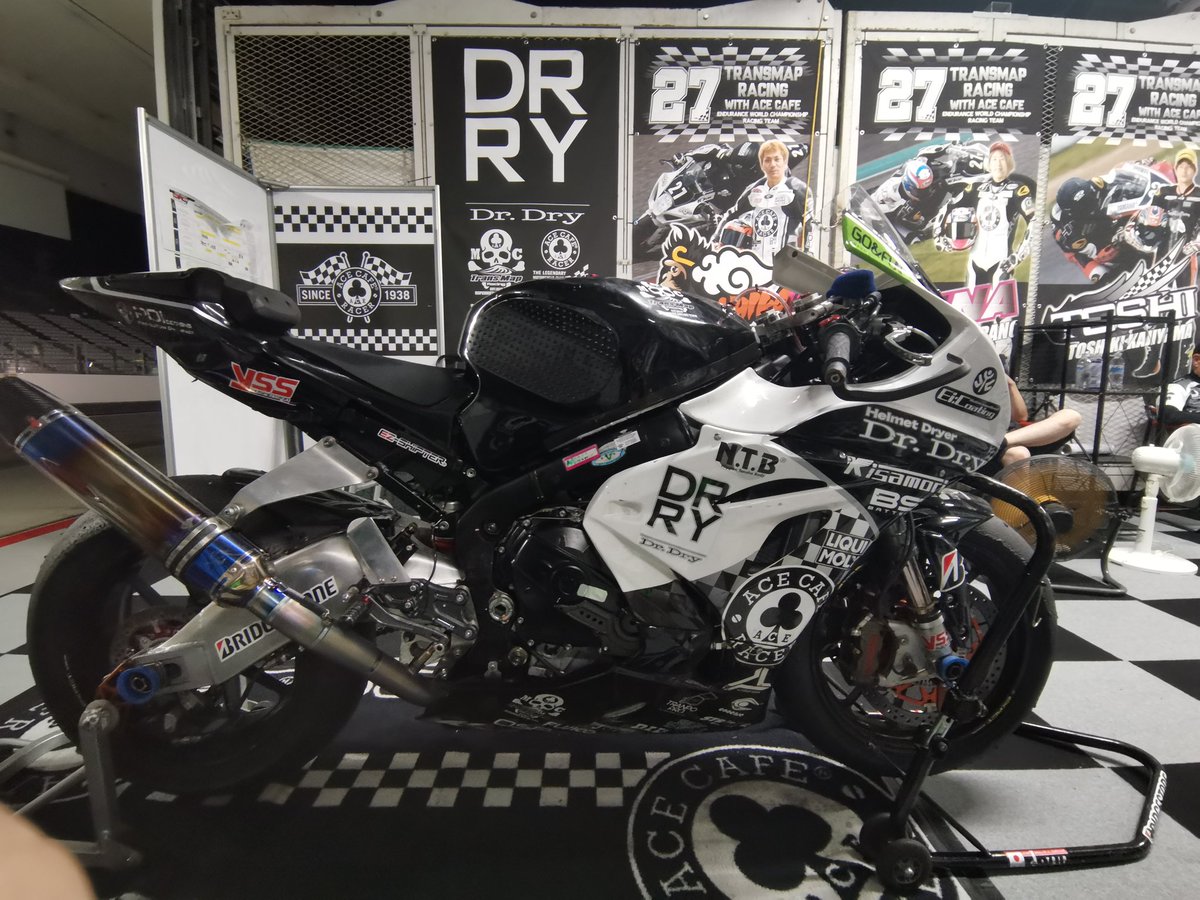TransMapRacing's tweet photo. 【ありがとうございました!】
 2023年 #鈴鹿8耐 は本当に波乱万丈なレースでした❢
詳細はまた改めてUP致しますが無事完走出来て本当によかったです。
３人のライダー、Teamスタッフ、スポンサー様そして応援して頂いた皆様に感謝!
そしてそしてGSXR。最後までライダーを守ってくれてありがとう。 https://t.co/TXTiwtYDNV