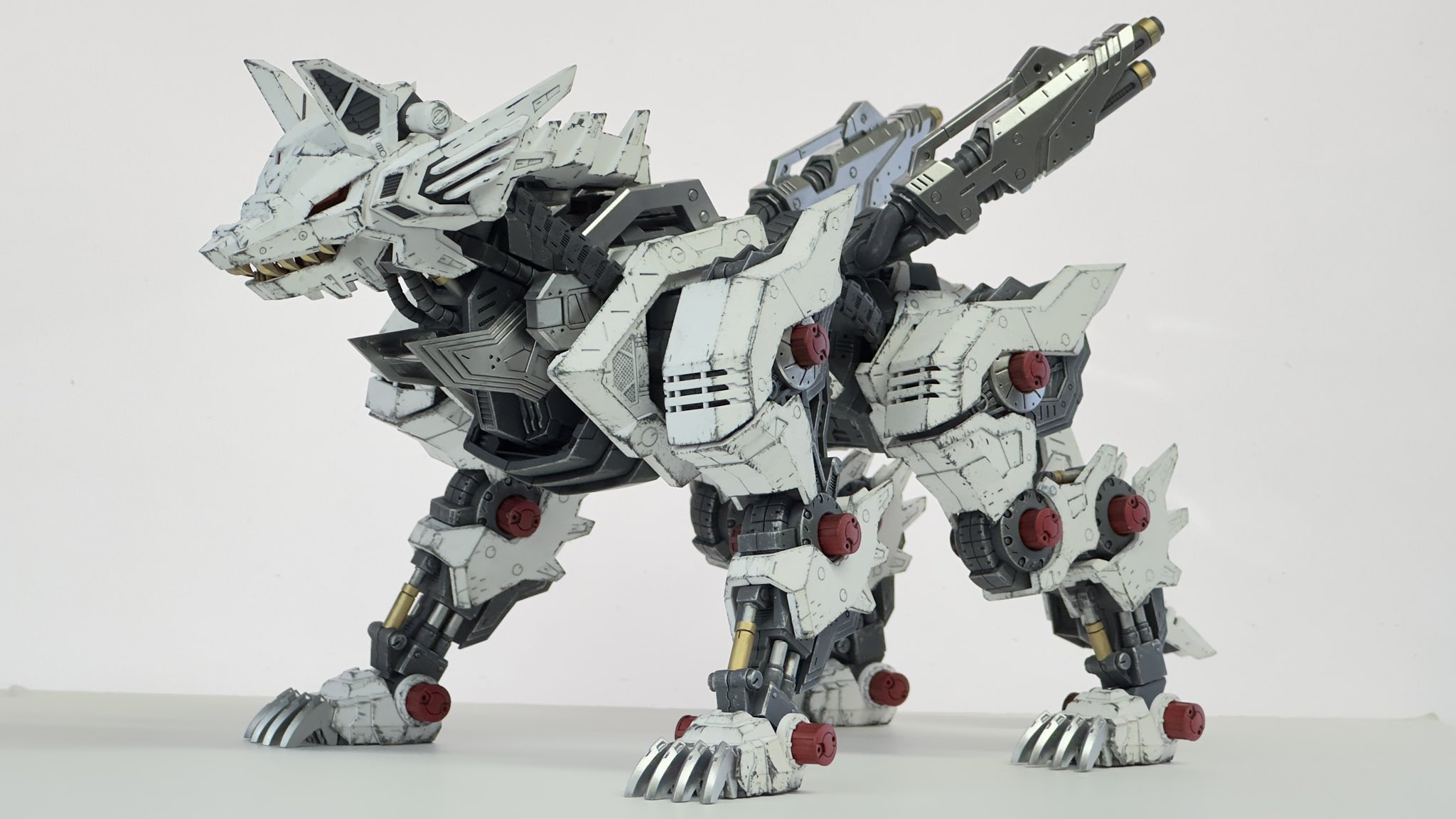コトブキヤ ゾイド HMM ケーニッヒウルフ 完成品 全塗装 maxresdefault.jpg