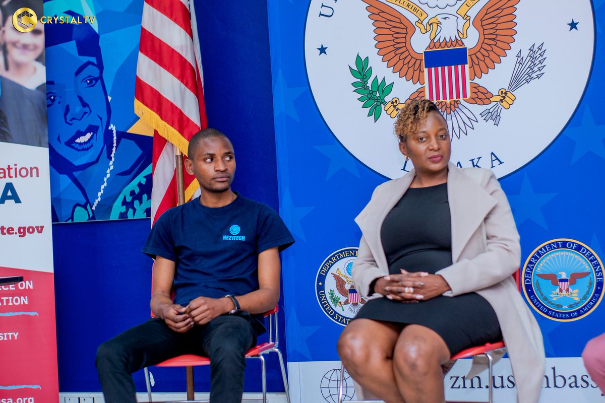 HeziTechhub's tweet photo. Entrepreneurship Insaka Panelists and Audience 🔥💯
Am humbled to have been a part of this milestone for Crystal Television 🔥💯🤌 https://t.co/utsaIOImgb