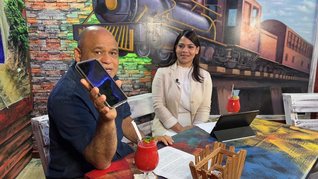 estephanyactiva's tweet photo. @nicolasarroyo61 Nos sentimos encantados y agradecidos por su participación y entusiasta aceptación de nuestra invitación a la entrevista. Su experiencia y conocimiento aportaron un valor excepcional a nuestra emisión, y su perspectiva enriqueció nuestra conversación única. https://t.co/NXr1BA0DqF