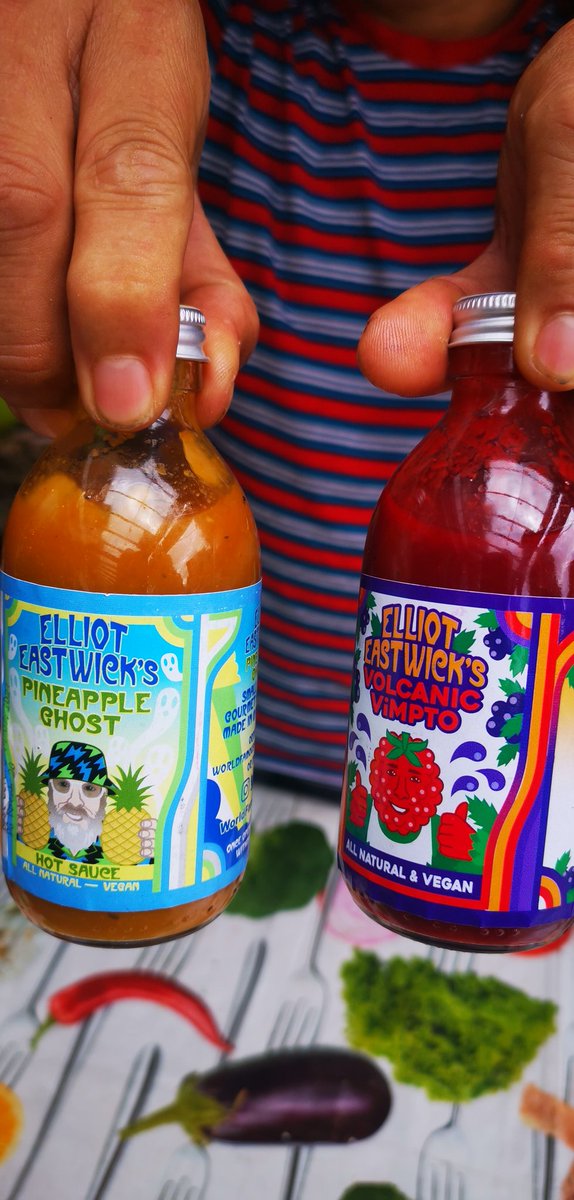 Guess who's back, back again. Yes #heatonmoor, it's your friendly neighbourhood dumpling slinger <a href="/NasiLemak_MCR/">Malay Street Food</a>. You need some of this on a sad Sunday to put a smile on your face. Now with Volcanic Vimto hot sauce option.