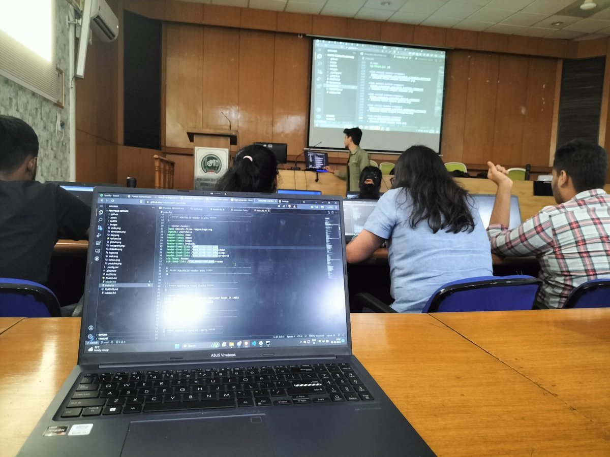 sakshimiishra's tweet photo. Fastn Roadshow delhi has been phenomenal ๐ฉโฅ๏ธ
Loved the session. Also, I finished at 2nd position in quiz โ๏ธ
@fastn_stack @AM_igdtuw @ayushsoni1010 @GinniPahwa
#fastn #fastnroadshowDelhi #fastncurious https://t.co/hdGZ70O8N0