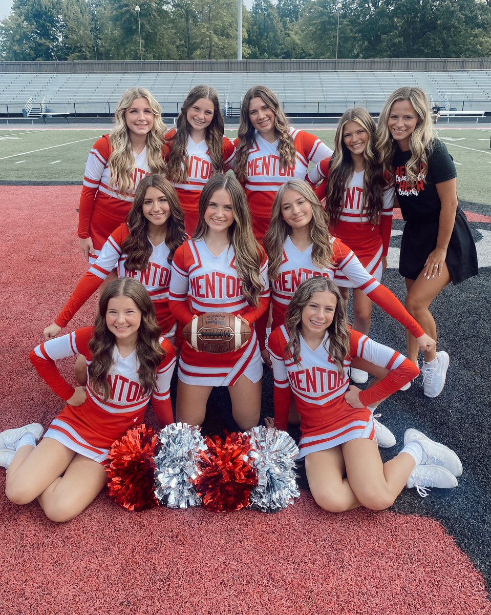 RitcheyMMS's tweet photo. The freshman football cheerleaders did amazing at their very first performance! I am so proud to be their coach, and I can’t wait to see everything they accomplish this year! ❤️🤍 https://t.co/j32a0YvR9R