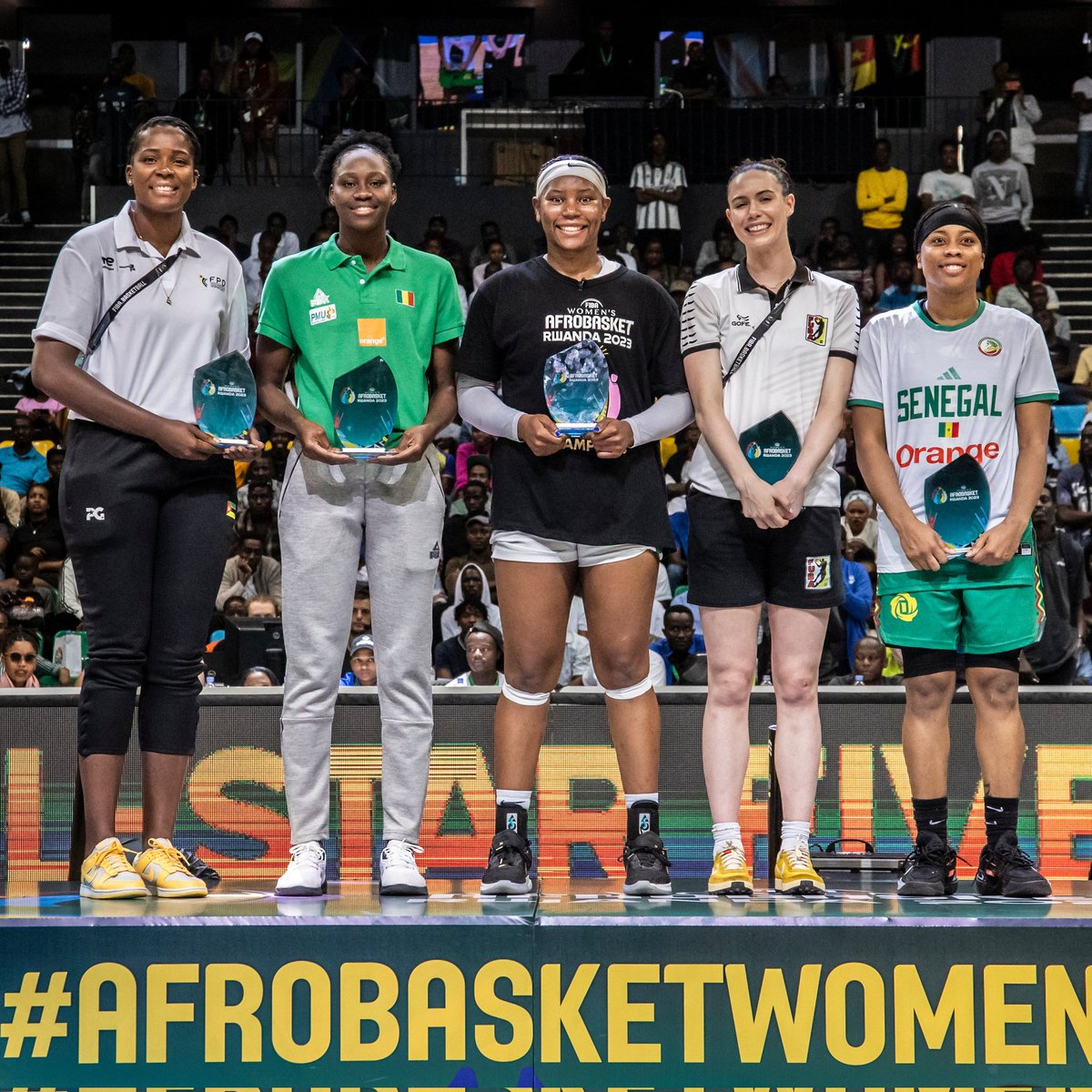 Emmanuel_904's tweet image. 🌟 𝐘𝐎𝐔𝐑 𝐀𝐋𝐋 𝐒𝐓𝐀𝐑𝐒 𝐐𝐔𝐄𝐄𝐍𝐒!
⭐ @Missdillard24 🇸🇳
⭐ Jannon Otto 🇺🇬 | 𝗕𝗲𝘀𝘁 𝗦𝗰𝗼𝗿𝗲𝗿
⭐ @amesokonkwo 🇳🇬 | 𝐌𝐕𝐏
⭐ @sikakone23 🇲🇱
⭐ @Tamaraseda 🇲🇿 | 𝗕𝗲𝘀𝘁 𝗥𝗲𝗯𝗼𝘂𝗻𝗱𝗲𝗿
@DtigressNG
#AfroBasketWomen @nbbfonline @FIBA @BBCSport @ESPNAfrica