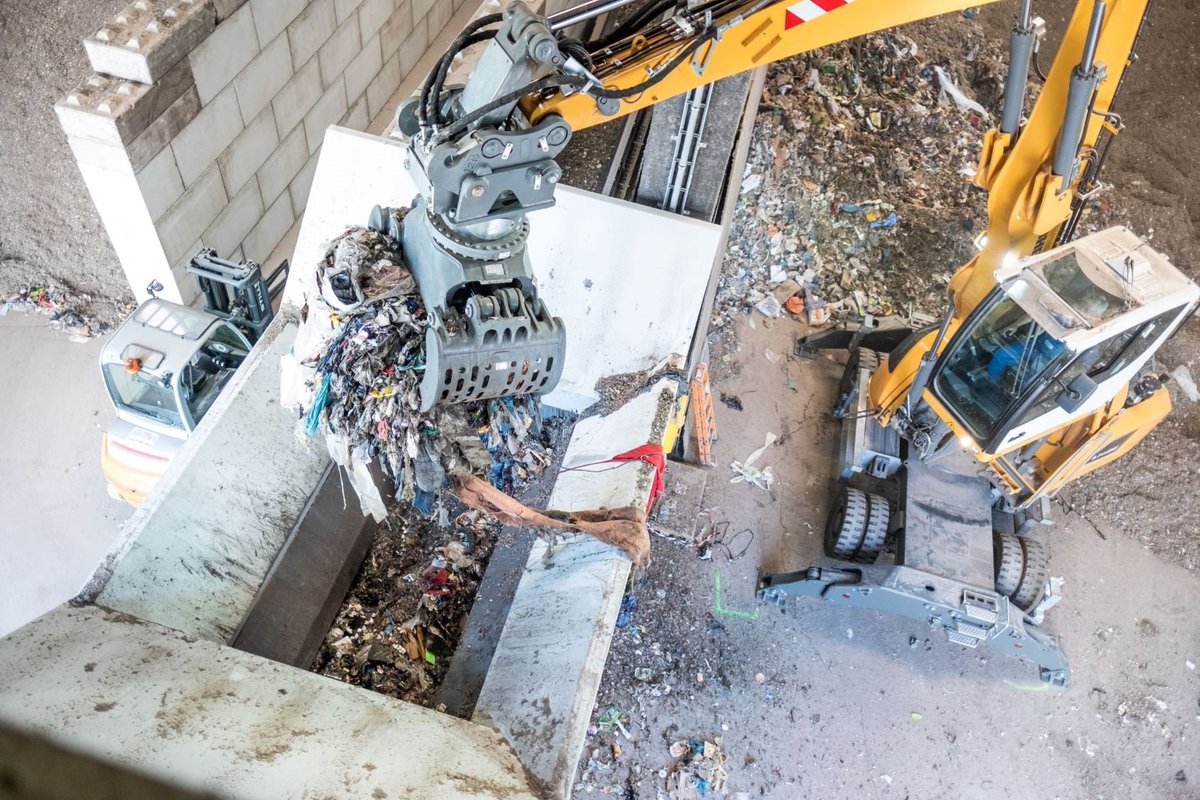 ixoncloud's tweet photo. Vecoplan found an answer to the question that many machine builders ask themselves: How do I convince my customers to keep the machines online?
#HassleFreeIoT #Vecoplan #VPNconnection #businessmodel #IXONCloud https://t.co/cIHClTQPGl https://t.co/aSkGGd4rRX
