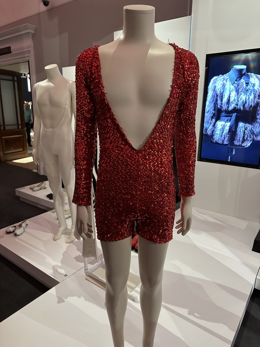 KayBuxton's tweet photo. @w9maidavale You bidding on this? https://t.co/zwFs6UTMKb