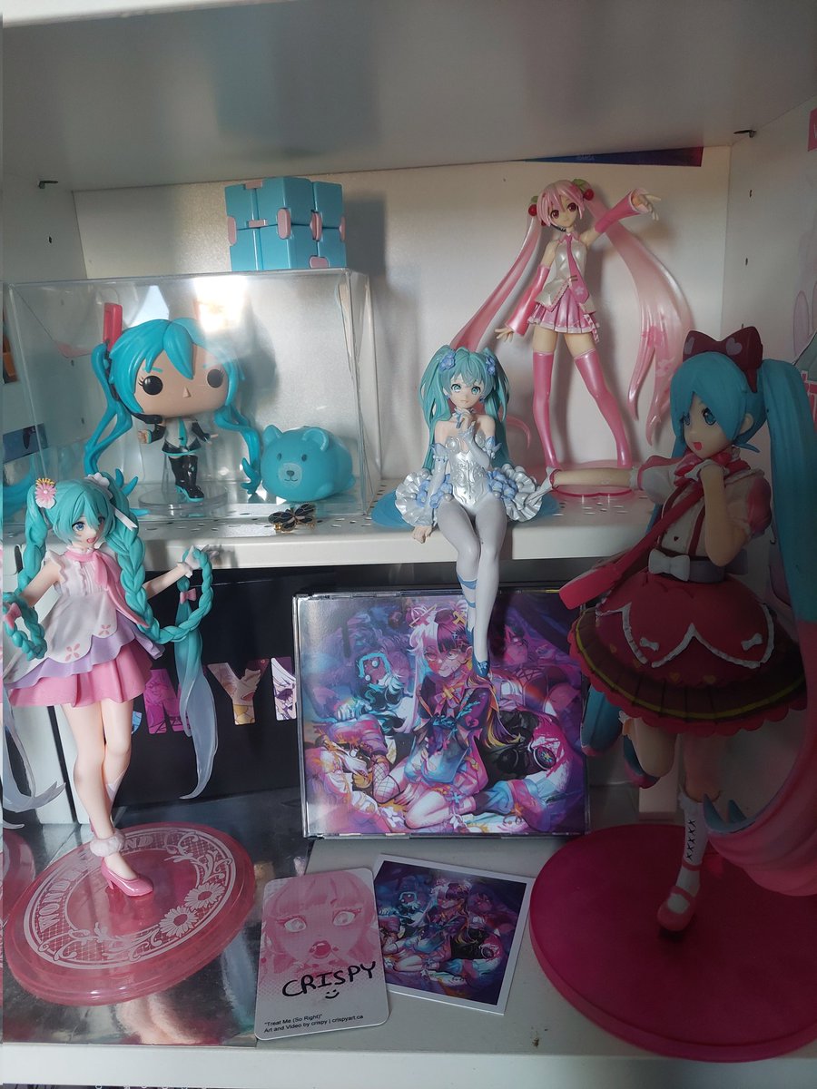 My CMYK album arrived!! First vocaloid album I have been able to get, and it's by one of my favourite producers!
It now has its place with the rest of my vocaloid collection :)
<a href="/VocaCircus/">Circus</a>