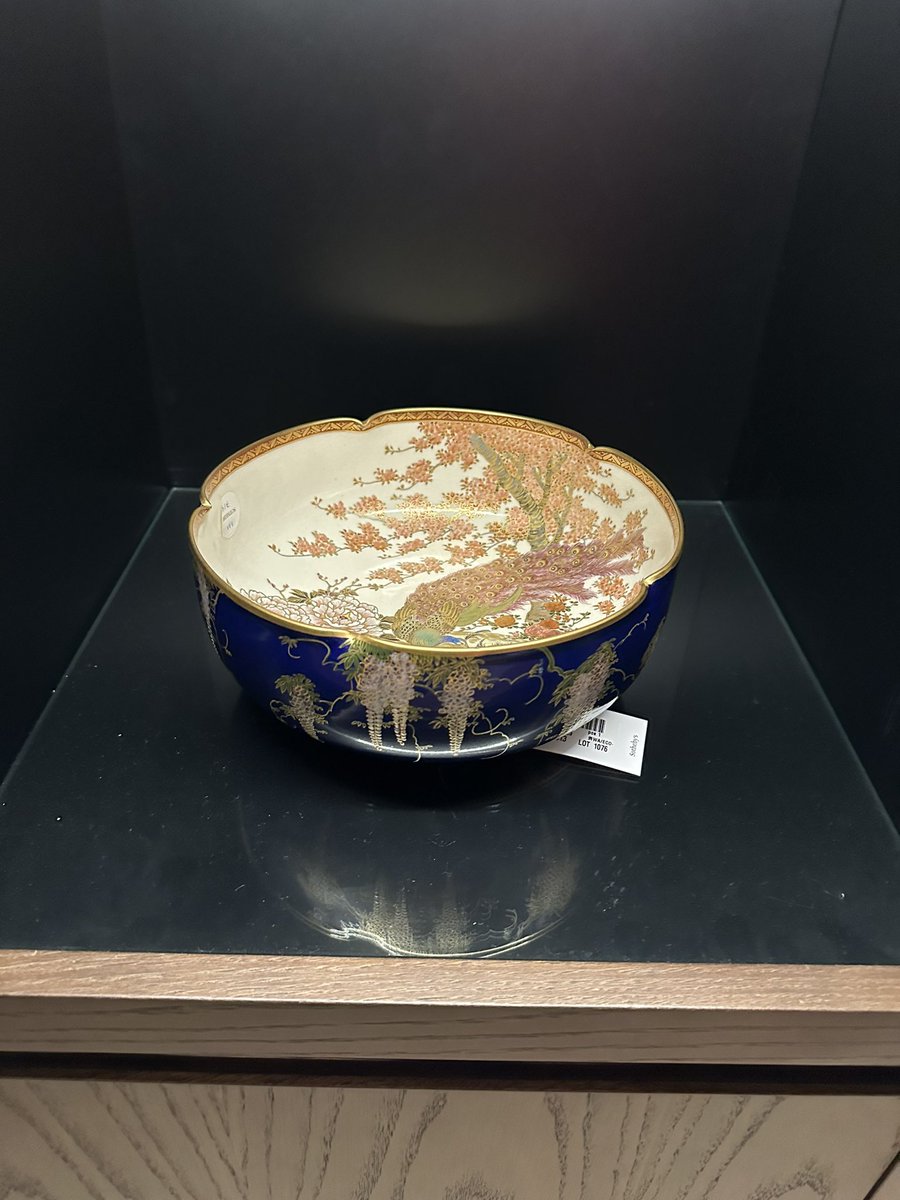 KayBuxton's tweet photo. @w9maidavale Bowls and vases for me. https://t.co/dXqEKpJ4OR