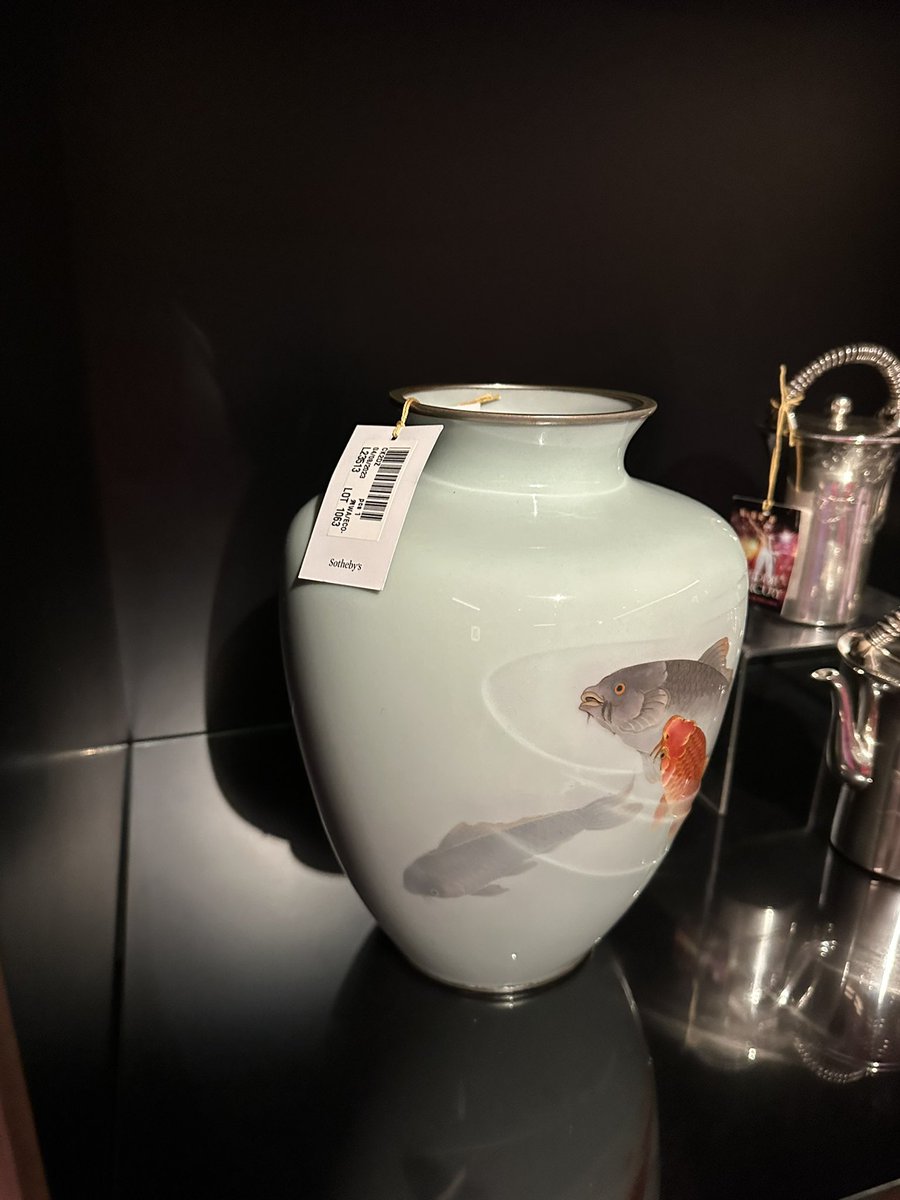 KayBuxton's tweet photo. @w9maidavale Bowls and vases for me. https://t.co/dXqEKpJ4OR