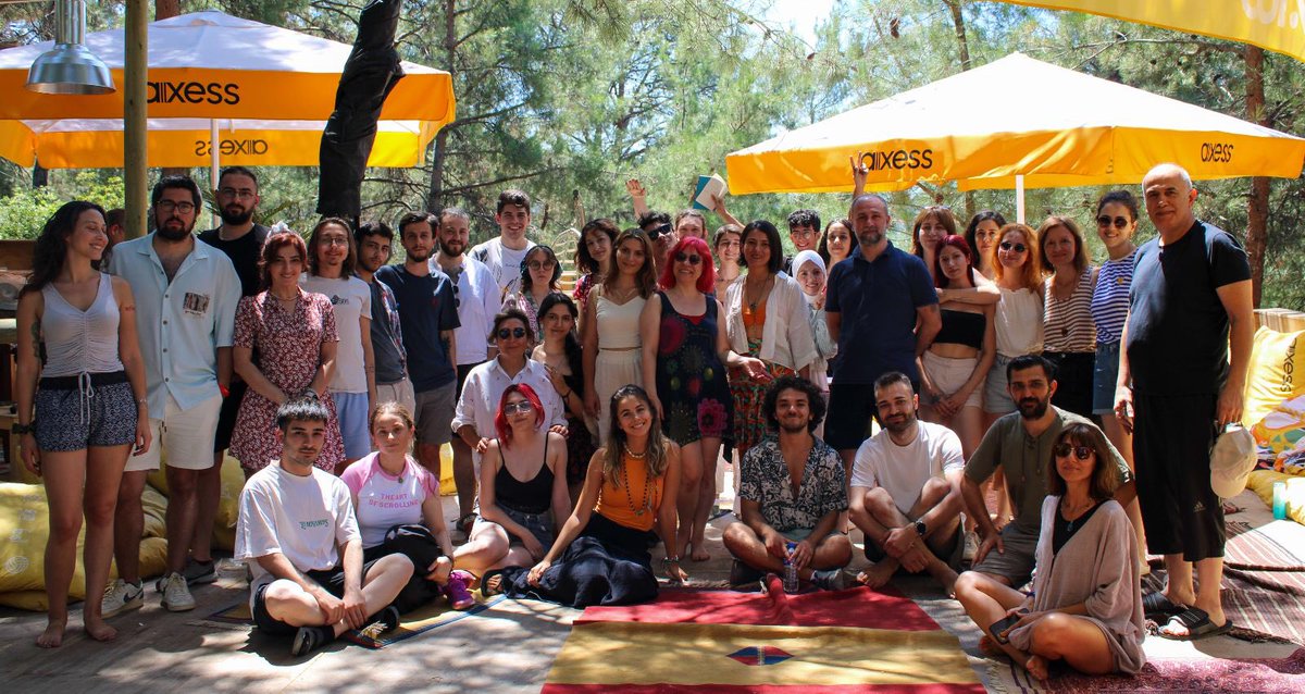 Demettasdelen's tweet photo. Arkhe projesi, Şirince, “Varlık Felsefesi ve Psikanaliz” kampı, Performatif felsefe atölyem sonrası.
Çok güzel bir ekip
Başka bir yer Başka bir zamandaydık.
Çoğalıyoruz.
Yeni buluşmalara 🍀💜
@ArkheProjesi #performatiffelsefe https://t.co/ibhV0pNH5g