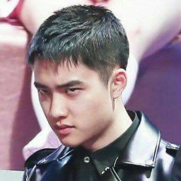 unifshr's tweet photo. هی میگفتم این میم چقدر آشناست ها😂😂😂

EXO DO KYUNGSOO 
#EXO #Kyungsoo 
@weareoneEXO
@B_hundred_Hyun
@layzhang https://t.co/m6ObdAhwev https://t.co/4whJJFdtqH