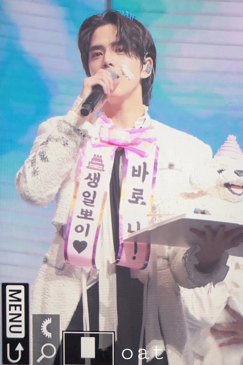 oat808's tweet photo. 230806 제너레이션 방콕 #더보이즈 #영훈 #theboyz #younghoon 
즐거운 강쥐 생일파티 https://t.co/OSbtnMQp5t