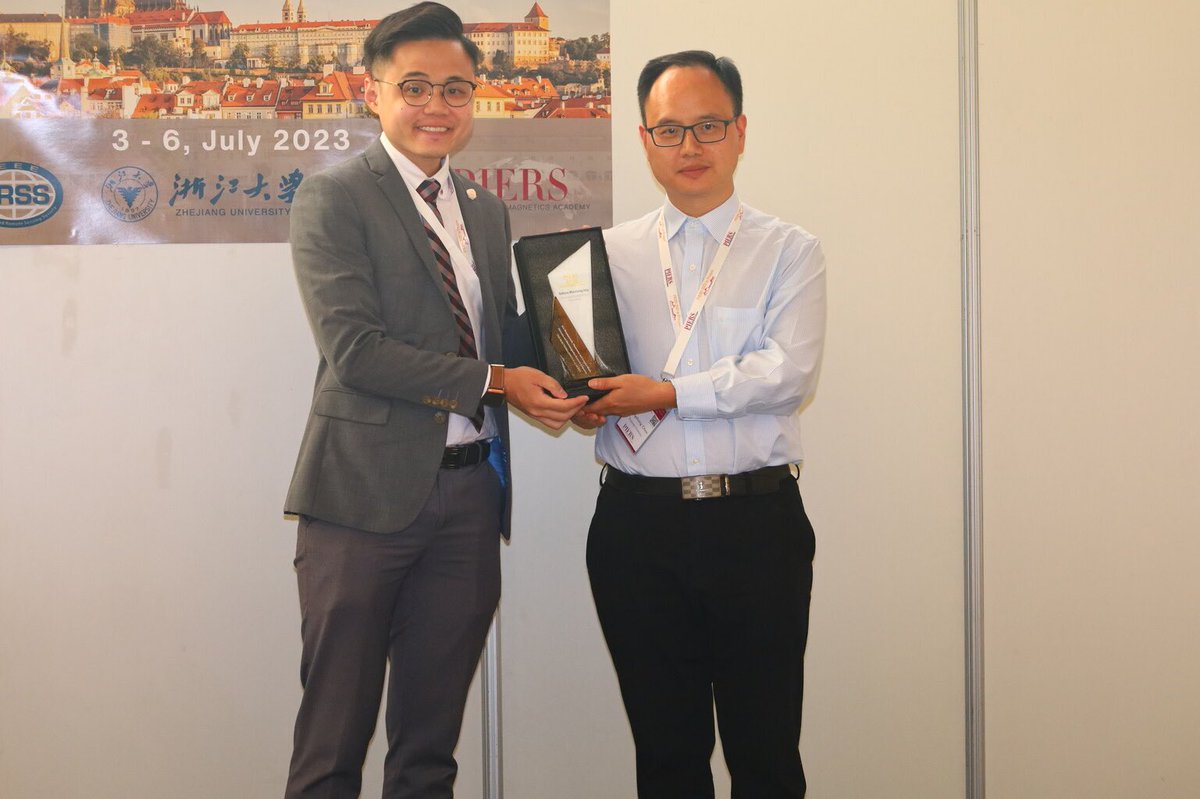 NTUsg's tweet image. Congrats to #NTUsg-NIE Asst Prof Edison Ang (@edisonangsg) on receiving the PIERS Young Scientist Award which recognises early-career researchers who have demonstrated exceptional research achievements and potential in the field of #electromagnetics.

#NTUsgProfs #NTUsgResearch…