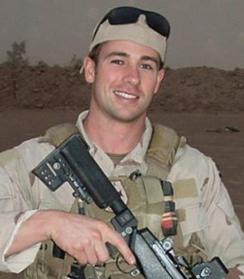 NavySEALfnd's tweet photo. Today remember Chief Special Warfare Operator (SEAL) Darrik C. Benson, who was killed in action on August 6, 2011, and pledge a Nation of Support to those left behind.

#NeverForget #HonorAndRemember #ANationofSupport #Teammates #NeverForgotten #Extortion17 https://t.co/NOT0aj3i6I