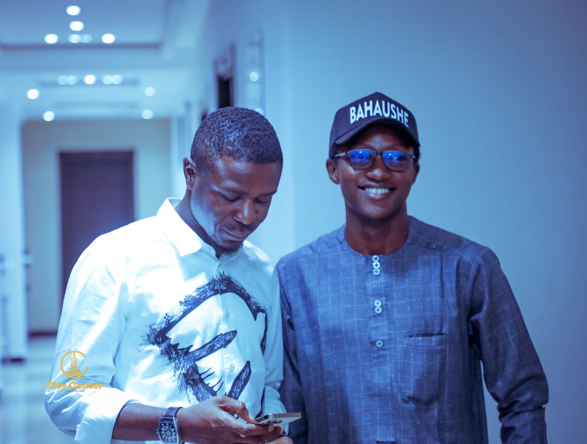 _bahaushee's tweet photo. @SmallAlhaji_ belelieves that making things happen in your life requires a faith, patient or an ability to believe that is unshakable, regardless of your circumstances.
I and @Rajjau1 at @VataCityCenter
#DevelopWithSmallAlhaji https://t.co/IkpSltpRZ1