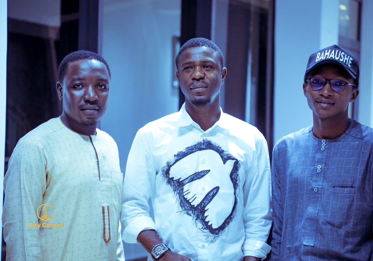 _bahaushee's tweet photo. @SmallAlhaji_ belelieves that making things happen in your life requires a faith, patient or an ability to believe that is unshakable, regardless of your circumstances.
I and @Rajjau1 at @VataCityCenter
#DevelopWithSmallAlhaji https://t.co/IkpSltpRZ1
