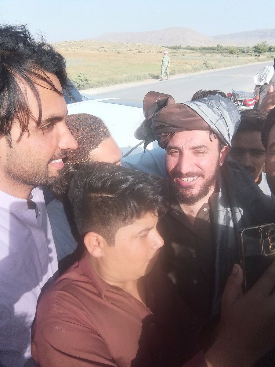 riazk4477's tweet photo. @ManzoorPashteen منظور پشتون ته مبارکي وايو په سنجاوي کي په کاميابه جلسه https://t.co/a6WdOv0JlW