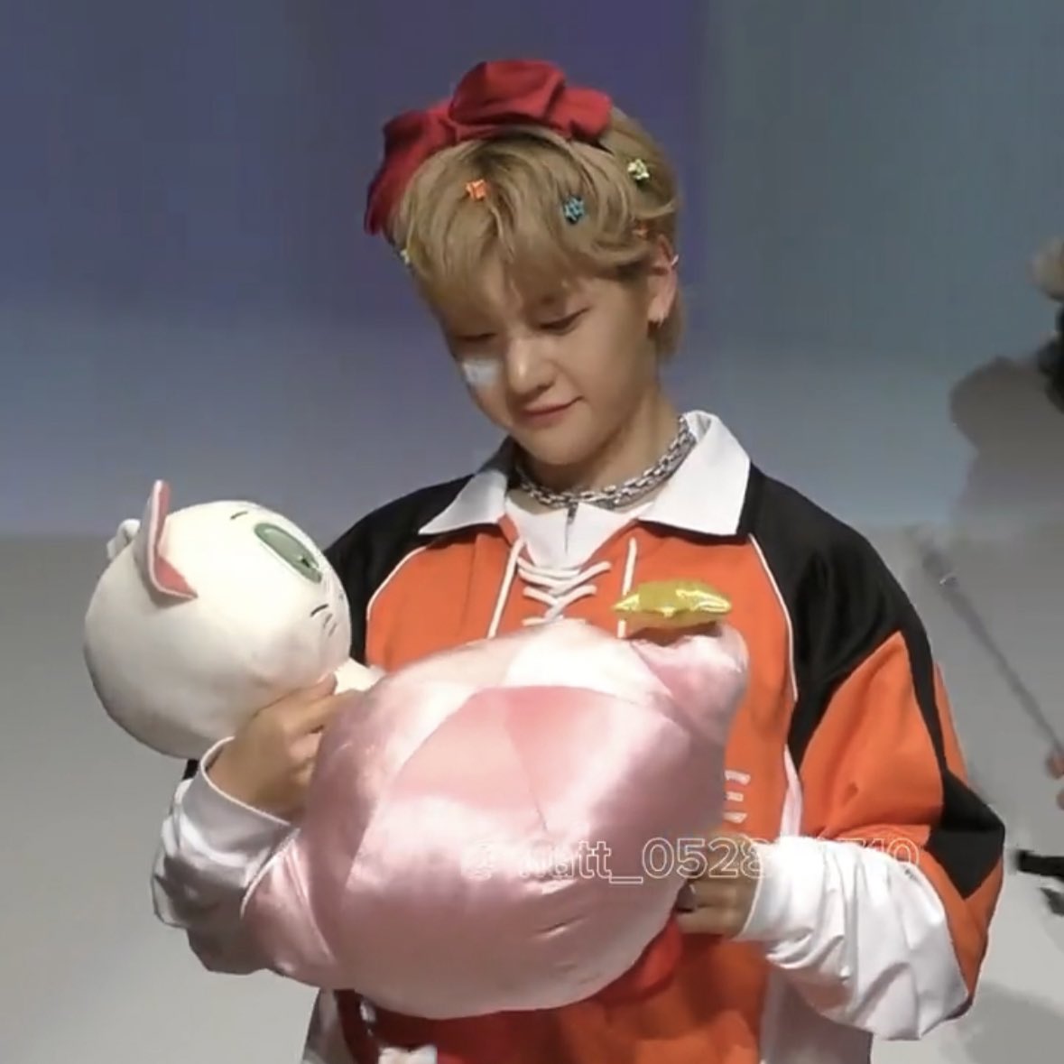 matthew_528___'s tweet photo. ╭ ◜◝ ͡ ◜◝ ͡ ◜◝ ╮.                  ╭ ◜◝ ͡ ◜◝ ͡ ◜◝ ╮                          
나랑 닮았나..? 🧐                 아닝데 내가 더 기요운데!
╰ ◟◞ ͜ ◟ ͜ ◟◞ ╯ O °.              ╰ ◟◞ ͜ ◟ ͜ ◟◞ ╯ O °. https://t.co/rB6pgsOqoD