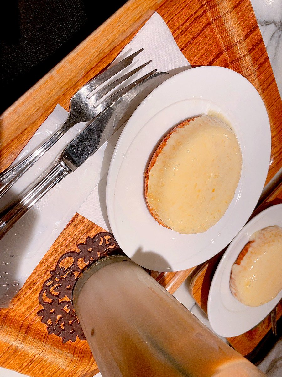 線路から煙でたから普段使わぬ🚃乗ったよ〜なんか🥞食べたりもしたしとても幸な1日〜〜〜