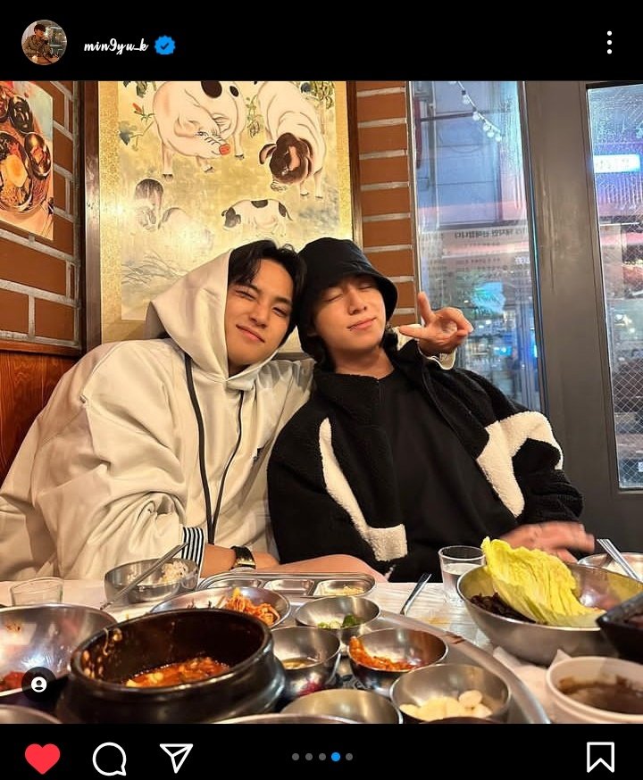 SexiestJiminie's tweet photo. I can't move on to this, it's always sink on my mind hehehe😭🥹🫶🤭
Why this year they always together 🐰🐶
Jungkook Second Single/Mini album feat by MINGYU????
OMG they did have a colab?
#Collab #Mingkook💜🩷🩵
@yL_12449 #BTS #SEVENTEEN https://t.co/0PoT2nNrhf