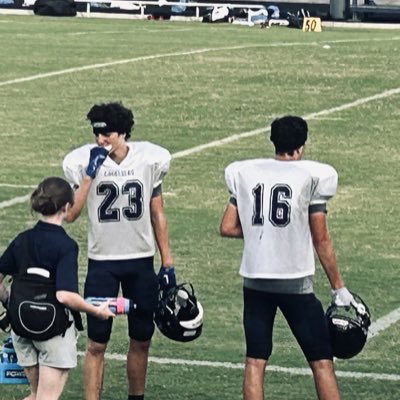 rowamy's tweet photo. #myboys #cavs #senioryear https://t.co/MYc1z7GqW7
