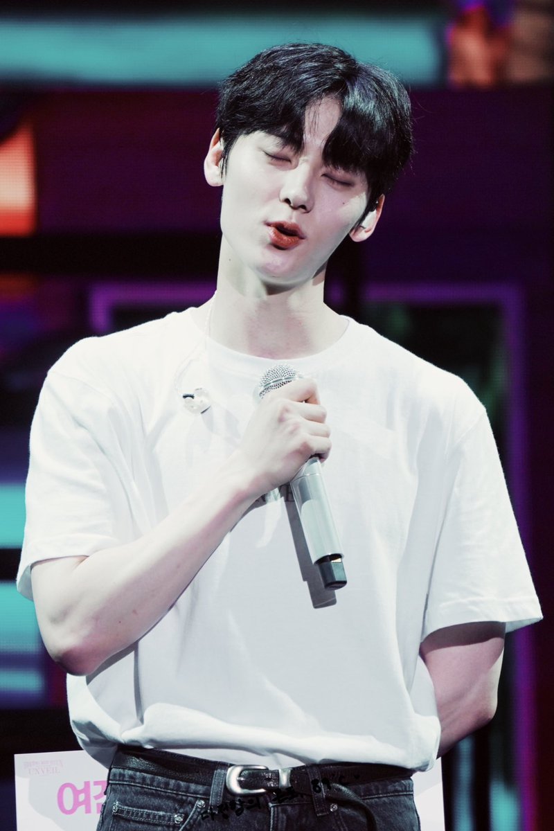 warmhearted_89's tweet photo. 230806 UNVEIL preview
#황민현 #HWANGMINHYUN https://t.co/AJFodw9YpN