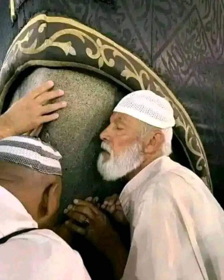Happy Sunday 

Don’t let anybody confuse you 

Respect every religion