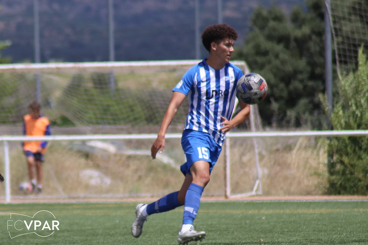 o_abourich10's tweet photo. Una despedida siempre es amarga y de mal gusto, pero después de 9 años toca decir adiós al club de mi pueblo y de mi vida, fueron años especiales llenos de momentos muy bonitos y sobre todo de aprendizaje, no solo como jugador sino también dándome la oportunidad de poder enseñar; https://t.co/Av5ItbeDaf