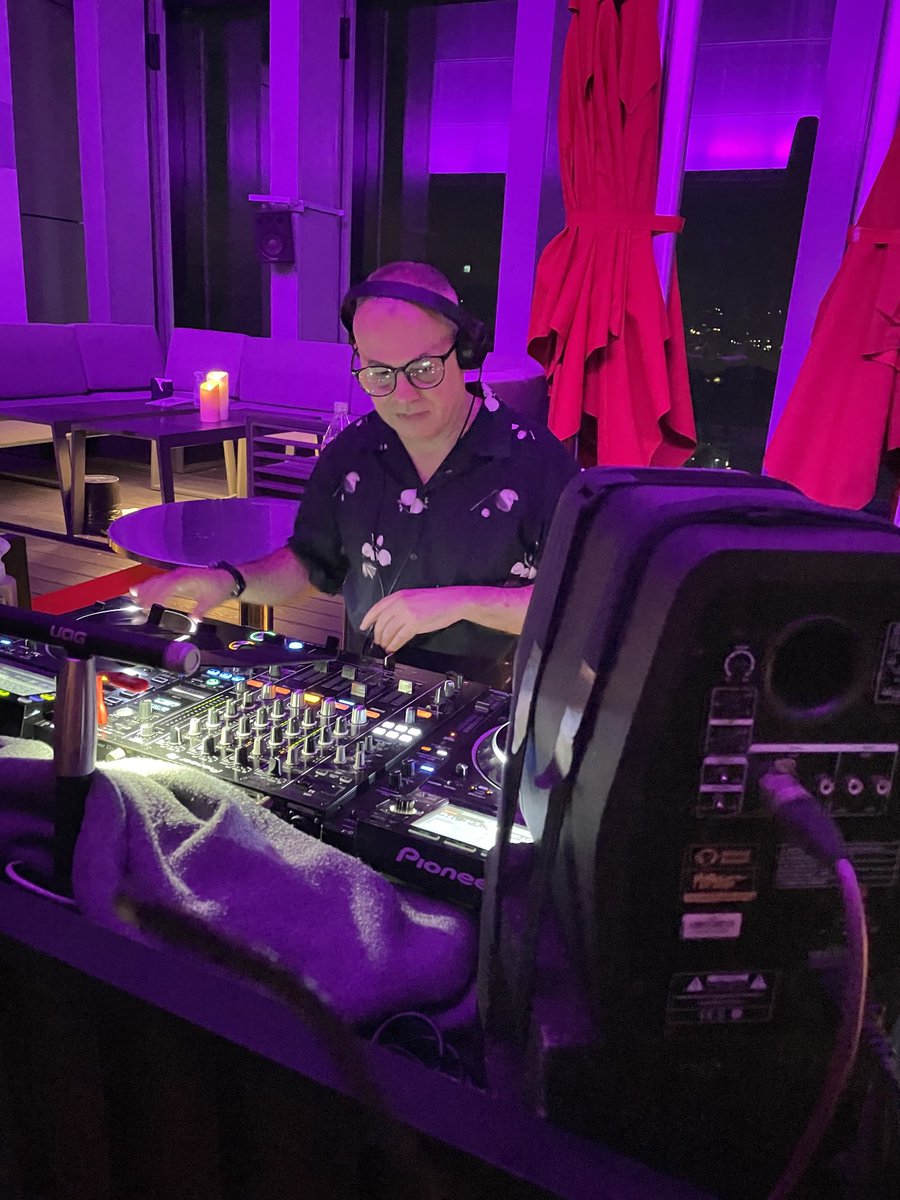 djMarcoMei's tweet photo. About yesterday’s night at CE’LA VI Taipei
#celavidj #celavitaipei #skybartaiwan #housemusic https://t.co/ha6M4D24Kg