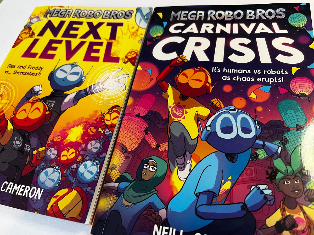 Hey how about a cheeky little🚨🤖💥BOOK GIVEAWAY 💥🤖🚨 For a chance to win a copy of BOTH the latest Mega Robo Bros books, NEXT LEVEL and CARNIVAL CRISIS - available NOW from good bookshops everywhere - just ❤️ & RT this tweet! (UK only please!) thephoenixcomic.shop/collections/me…