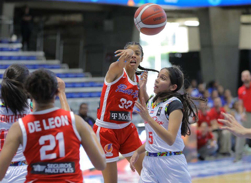 FIBA_es's tweet photo. Panamá 🇵🇦, Puerto Rico 🇵🇷, Nicaragua 🇳🇮 y México 🇲🇽 inician con fuerza el #CentrobasketU17 Femenino en el Polideportivo Alexis Argüello de Managua.

🔗 https://t.co/gWCxByH5Oa https://t.co/pW1o6eiYiL