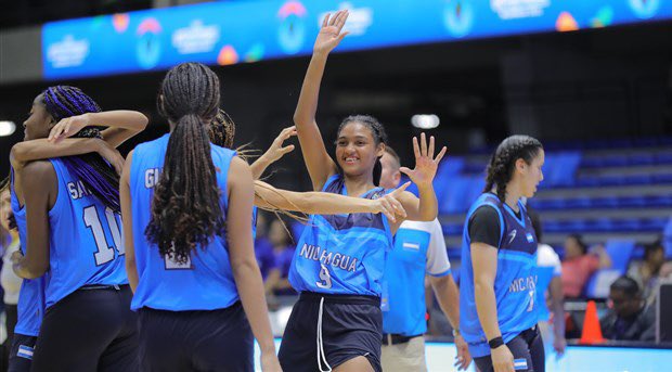 FIBA_es's tweet photo. Panamá 🇵🇦, Puerto Rico 🇵🇷, Nicaragua 🇳🇮 y México 🇲🇽 inician con fuerza el #CentrobasketU17 Femenino en el Polideportivo Alexis Argüello de Managua.

🔗 https://t.co/gWCxByH5Oa https://t.co/pW1o6eiYiL