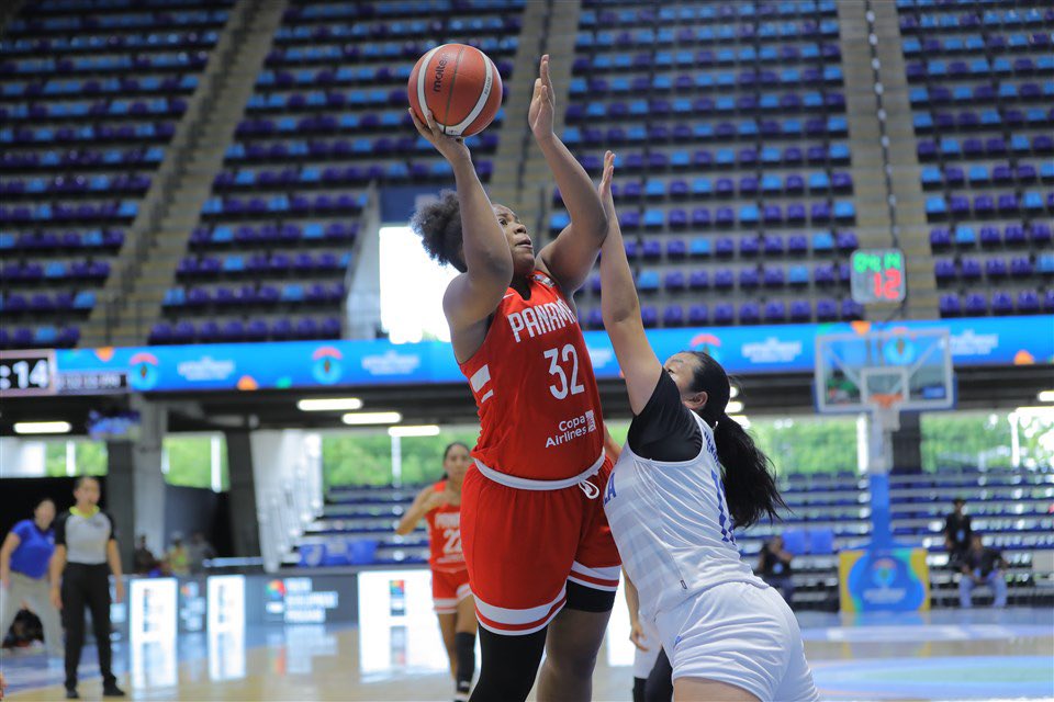 FIBA_es's tweet photo. Panamá 🇵🇦, Puerto Rico 🇵🇷, Nicaragua 🇳🇮 y México 🇲🇽 inician con fuerza el #CentrobasketU17 Femenino en el Polideportivo Alexis Argüello de Managua.

🔗 https://t.co/gWCxByH5Oa https://t.co/pW1o6eiYiL