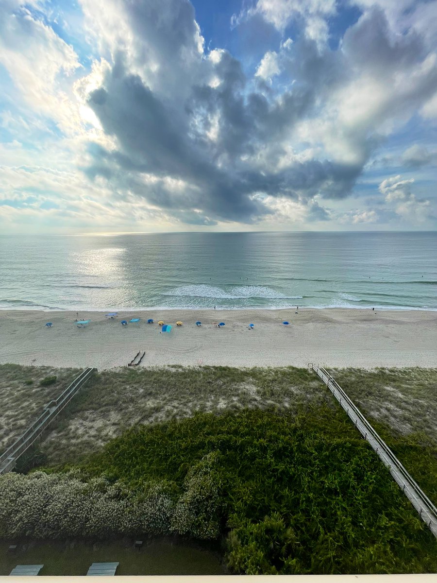 36 hours at the beach is worth it when this is the view 💛