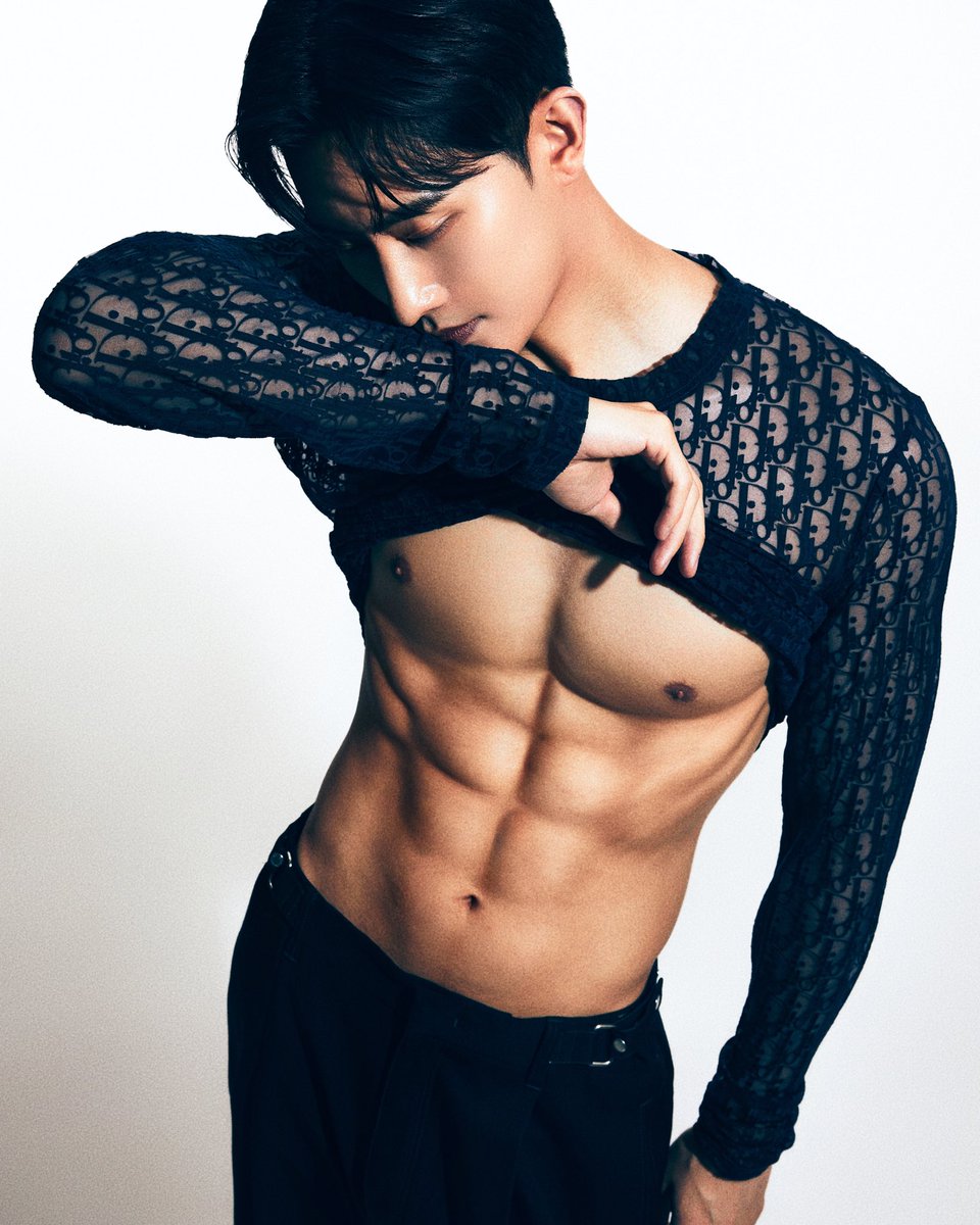zhoumi_419's tweet photo. 📷💪

No le puedes gustar a todo el mundo, entonces aprende a que no te importe❤️ https://t.co/YVGImhdNnz