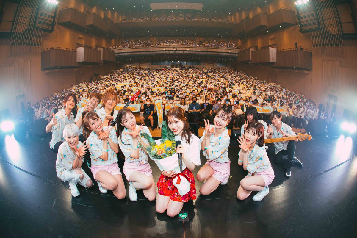 kaori_staff_'s tweet image. /／
#石原夏織 
5th Anniversary Live -bouquet- 💐
無事終了いたしました👏👏
\＼

記念すべき夏織ちゃんの誕生日に
最高のライブを皆さんと作ることができました！
ありがとうございました🌈

そして、夏織ちゃん！
お誕生日おめでとうございます☀

チーム石原夏織を…