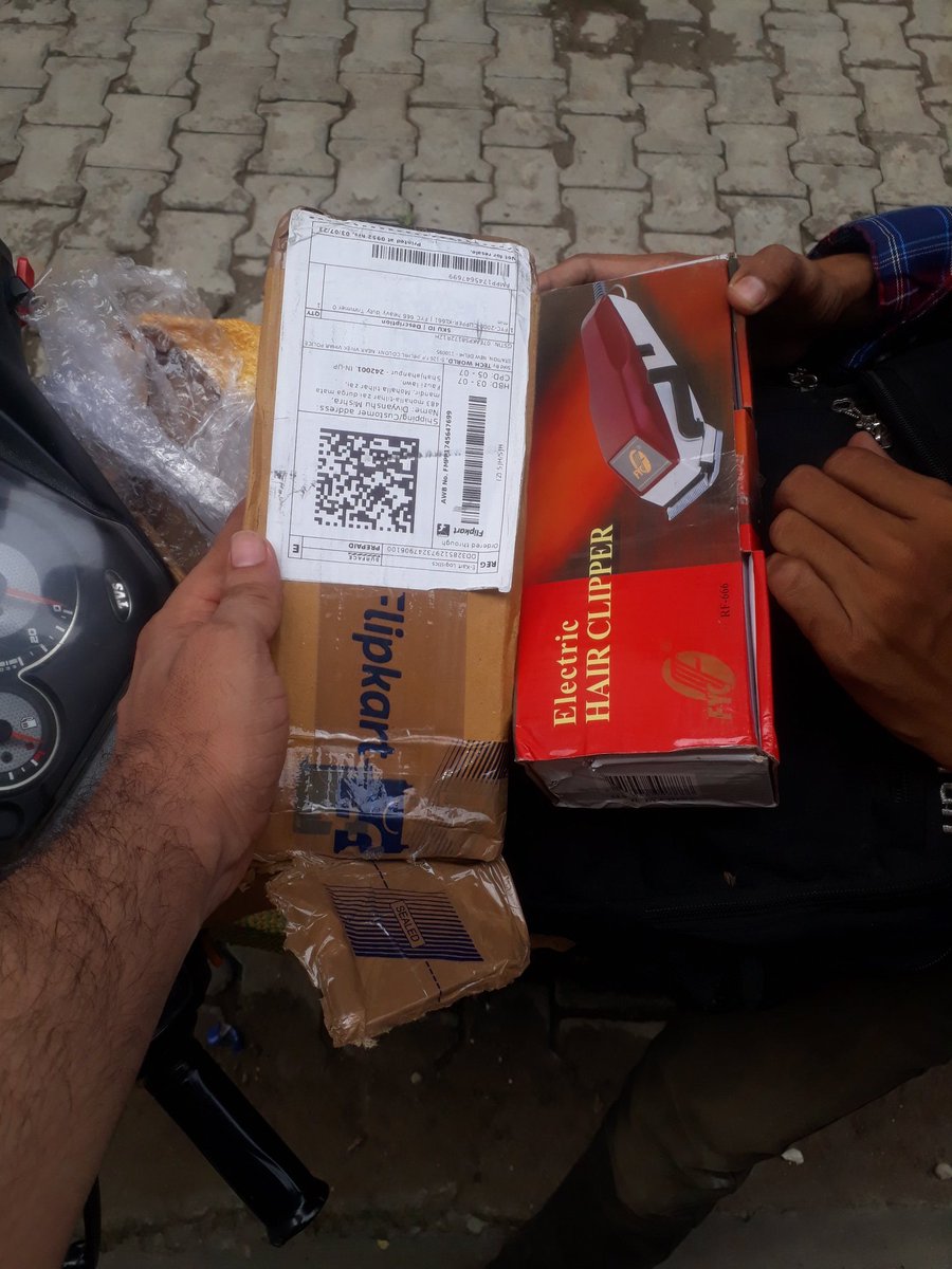 Divyanshu_DM_'s tweet photo. @Flipkart I have experienced this many times that in online shopping and especially when shopping from @FlipkartEnables this company keeps circulating only used and returned goods by others.  It doesn't have any new stuff. This is the biggest fraud with the public and its trust. https://t.co/BL4rm6nEbW