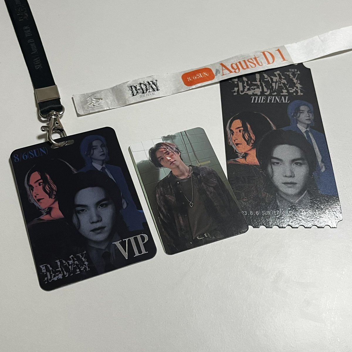 윤기 울자마자 나도 눈물을 참을 수 없었어🥺 덕분에 3일 내내 행복했고, 윤기도 오늘 찐막콘으로 그동안의 부담감이 다 날아갔으면 좋겠다!! 푹 쉬고 우리는 2025년에 보자..♥︎

#D_DAY_THE_FINAL_D3
#디데이투어서울_파이널_D3
#디데이투어_bye_아닌_hello