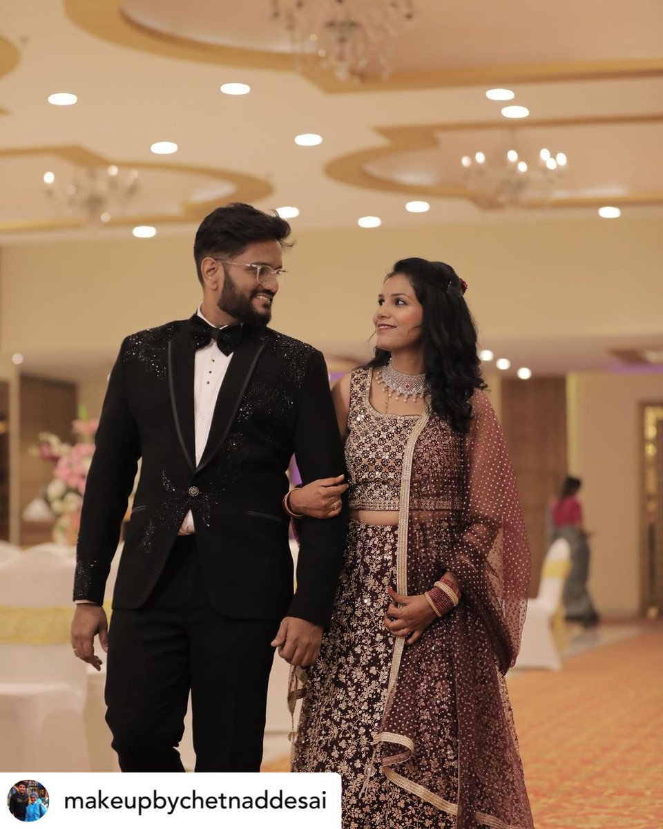 desaichetna's tweet image. Posted @withregram • @makeupbychetnaddesai Celebrating the beauty of love 💕 

#softglam #makeuplooks #classymakeup #professionalcourse #makeuplearning #learnfromchetna #makeuplooks 

Hair - @ashakambli.02 

Assistant makeup &amp;amp; hair - @manjirigaikarofficial