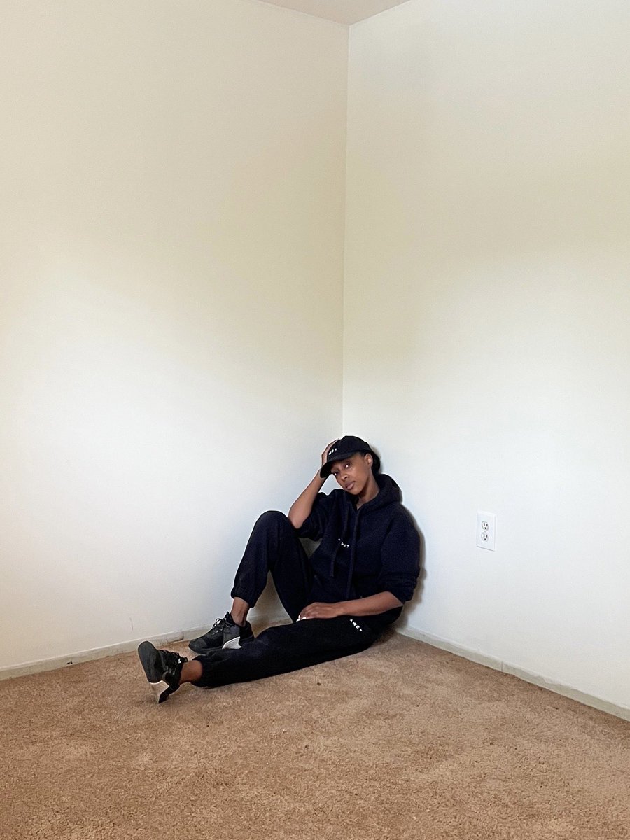 Ebony Obsidian tweet media