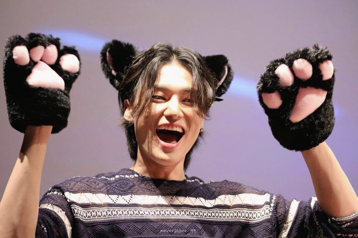 230806 방콕 팬싸 

🐈‍⬛️ 💘💕💞💗 🐈‍⬛️ 

#우영 #WOOYOUNG #에이티즈 #ATEEZ