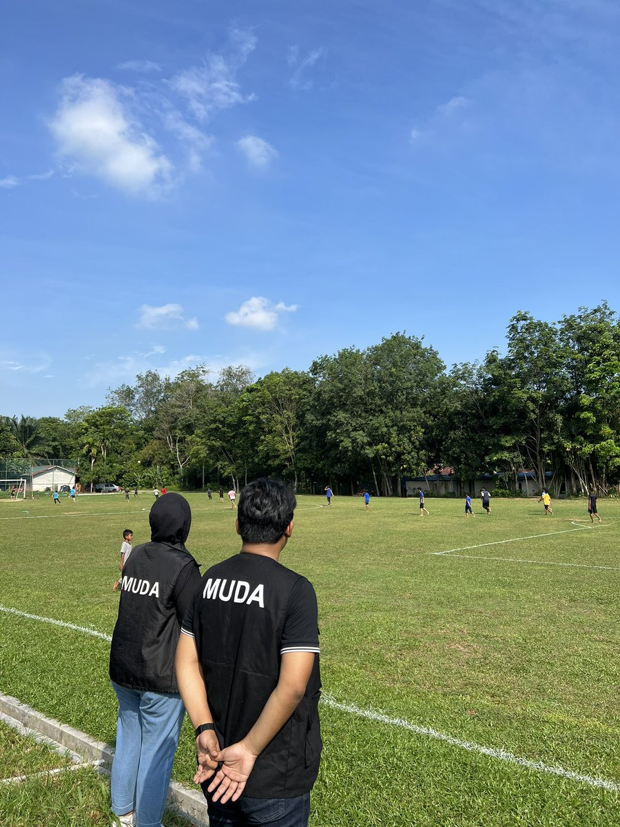 amirxabdhadi's tweet photo. Petang ini saya sempat melawat beberapa kawasan di sekitar DUN Seri Serdang bersama Pasukan saya.
Banyak pengalaman yang saya dapat peroleh daripada aktiviti ‘walkabout’ saya hari ini.
#SeriSerdang #BersihDanSistematik #PolitikBaru #TetapBersuara https://t.co/I7vzBlAmTE