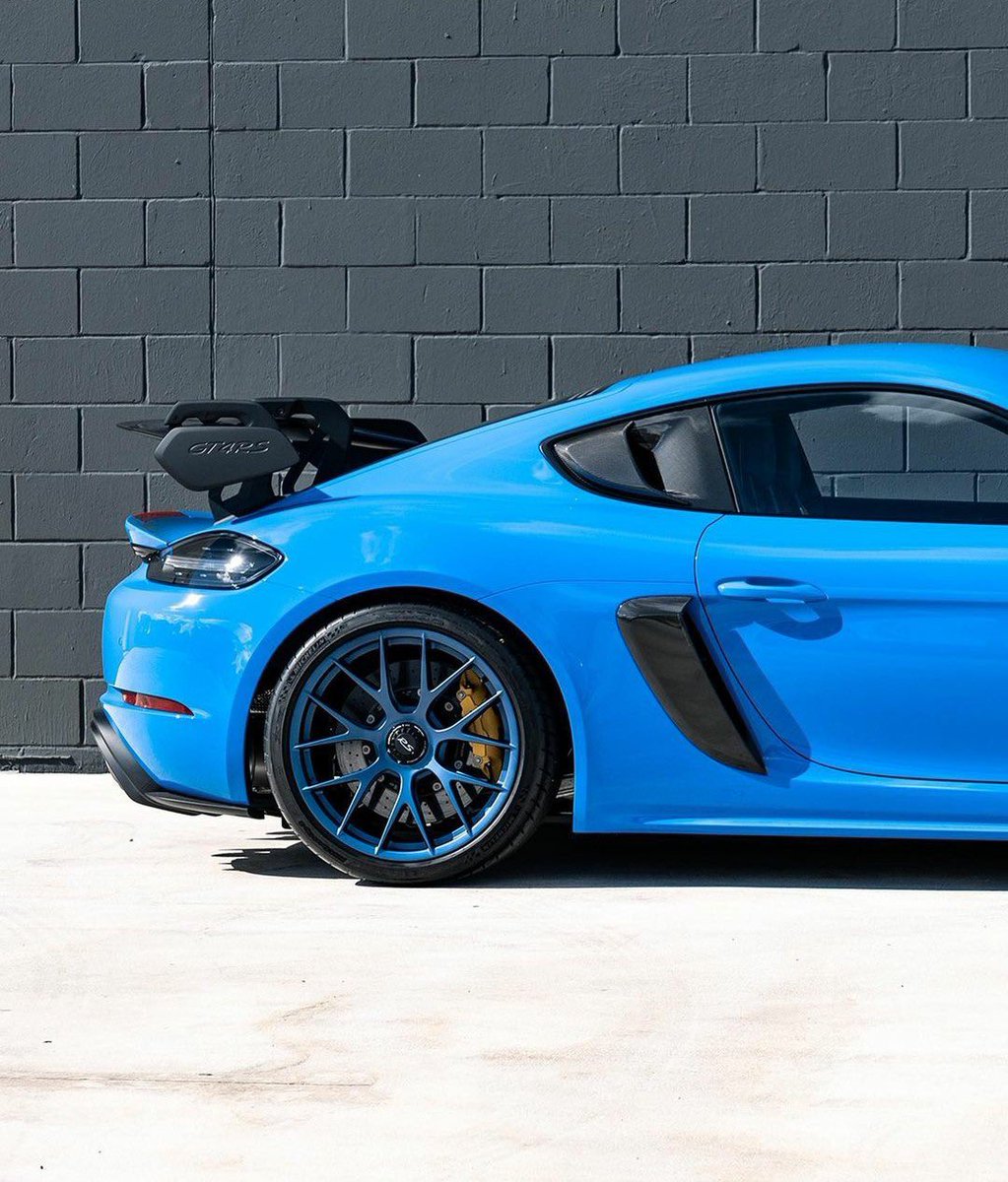 PorscheCIub's tweet photo. Shark Blue Cayman GT4 RS https://t.co/i5H9nBpWgo