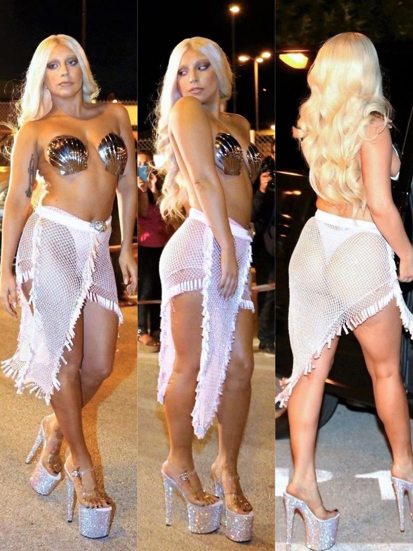 lgfiles's tweet photo. lady gaga arriving in athens, greece (2014) https://t.co/nwMHJ5qEjO