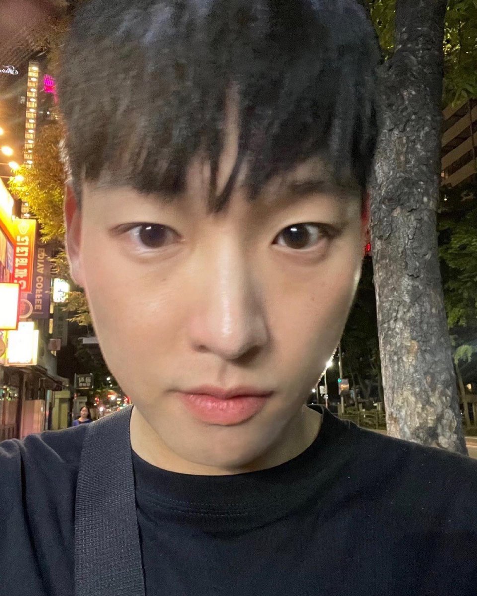 SF9_TOUR's tweet photo. 230801 인성

📍신전떡볶이 여의도점 앞
서울 영등포구 여의나루로 113 공작상가 2층 202호, 여의나루역1번출구에서 도보로 1분이요... 공작아파트 공작상가 2층에 위치~
https://t.co/R5nlrOWu5w

#SF9 #INSEONG #인성 #셒구투어  #인성투어 @SF9official https://t.co/iG2Y6bqjIQ