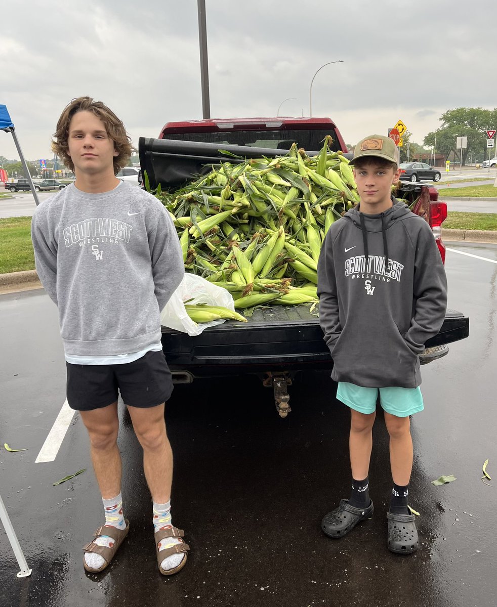 SWPanthers's tweet image. Come get your sweet corn that the wrestlers picked this morning! $8/bakers dozen at Hometown Bank in Jordan.